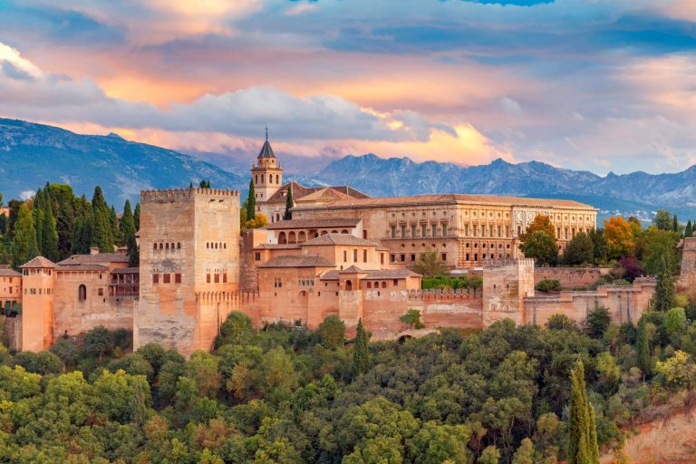 La Alhambra de Granada, cómo convertirla en una visita inolvidable