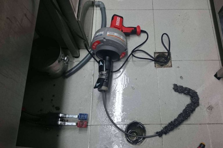 Detección de fugas de agua en Madrid, por Guijarro Fontaneros