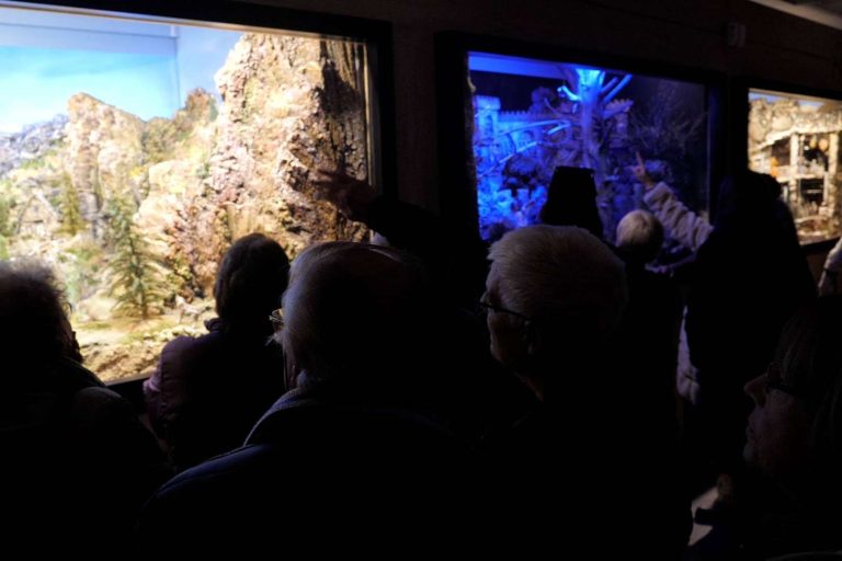 Exposición de macrodioramas en Benissanet, con Ramón Colomer