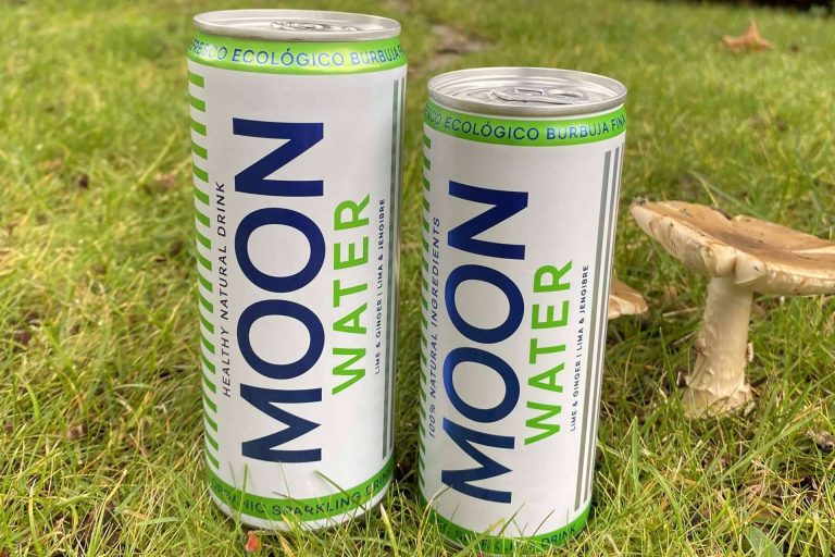 Para mejorar la calidad de vida del planeta y sus habitantes, MoonWater ha disminuido el tamaño de su formato en lata