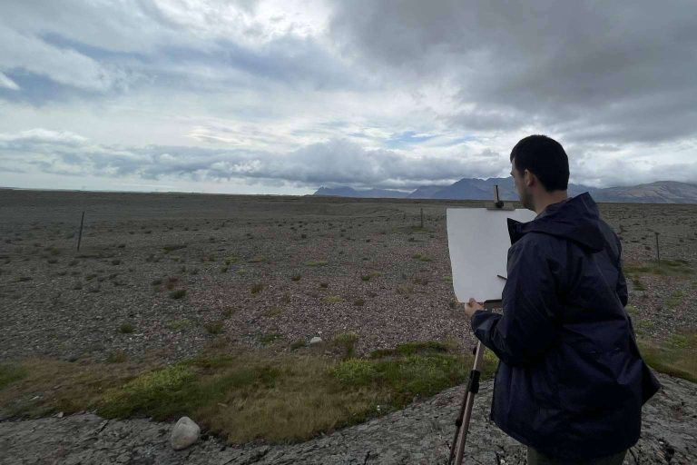 Vicente García Fuentes, el artista que ha formado parte del jurado en la exposición más importante de acuarela en Islandia