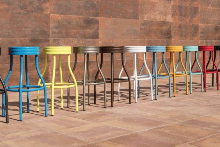 Muebles-Hostelería ofrece taburetes de hostelería cómodos, prácticos y de diferentes estilos