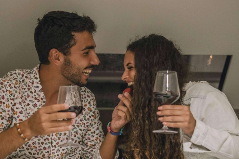 Sondevela pone a disposición uno de los mejores regalos para San Valentín, una navegación exclusiva en Barcelona