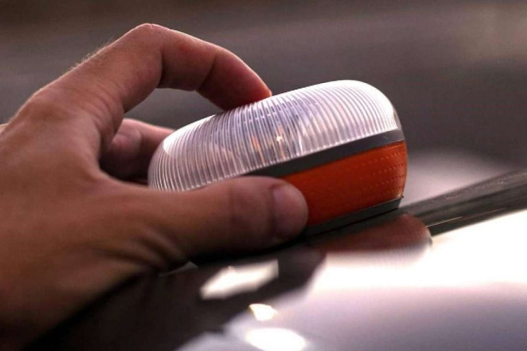 FlashLED SOS, la primera baliza V16 conectada de FlashLED