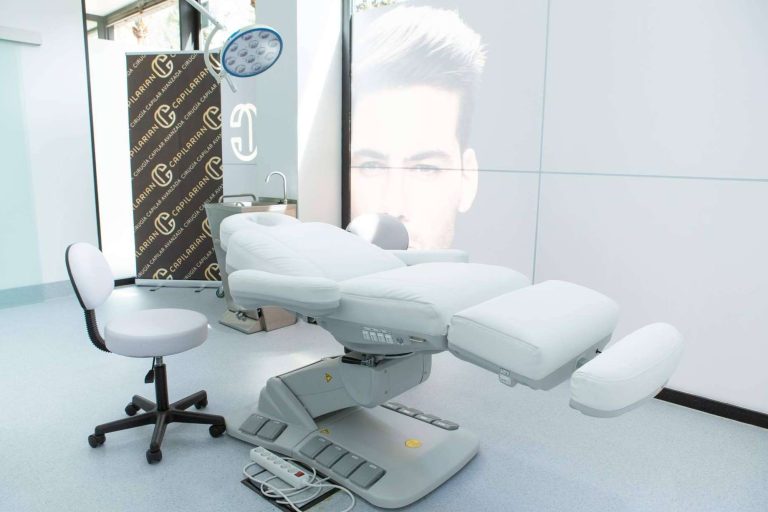 La clínica especializada en cirugía capilar en Cáceres, Capilarian