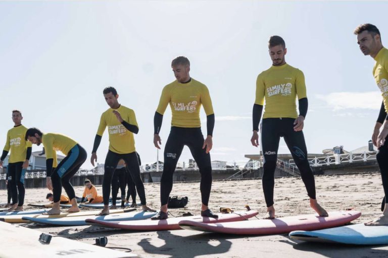 Aprender las principales técnicas de surf con el curso de iniciación de Family Surfers – Las Dunas