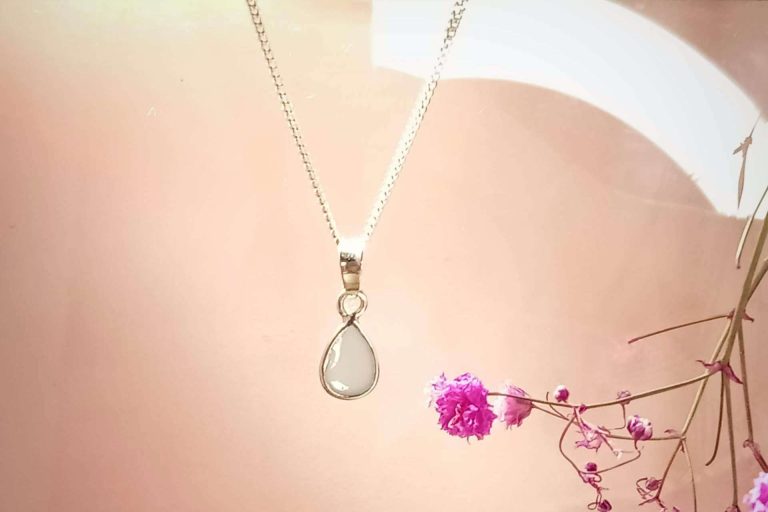 Encapsular el período de lactancia materna en joyas únicas, con Mamá de Lujo