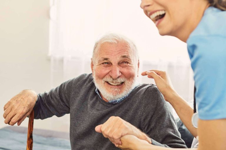 Qué son los centros libres de sujeciones y cuáles son sus ventajas según Amavir