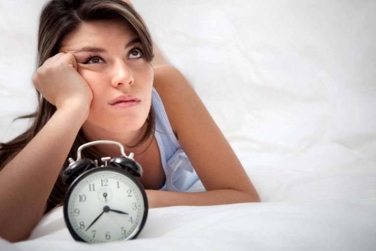 ¿Cómo luchar contra el insomnio con la melatonina?, la solución disponible en Farmacia Guitart
