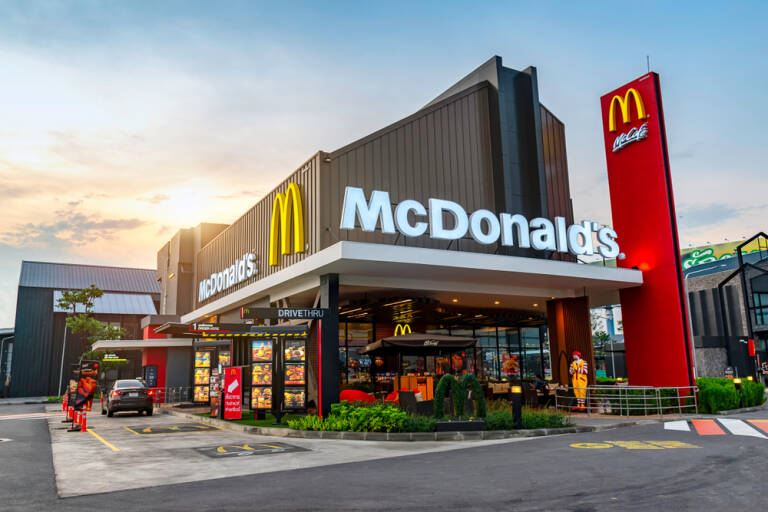 McDonald’s se ‘come’ la gastronomía española y penaliza a los pequeños comercios 2 McDonald’s se ‘come’ la gastronomía española y penaliza a los pequeños comercios