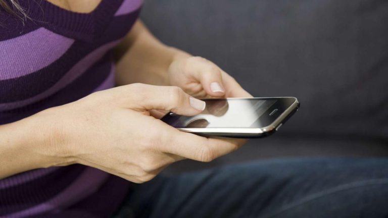 Estos son los trastornos mentales que te puede provocar tu móvil