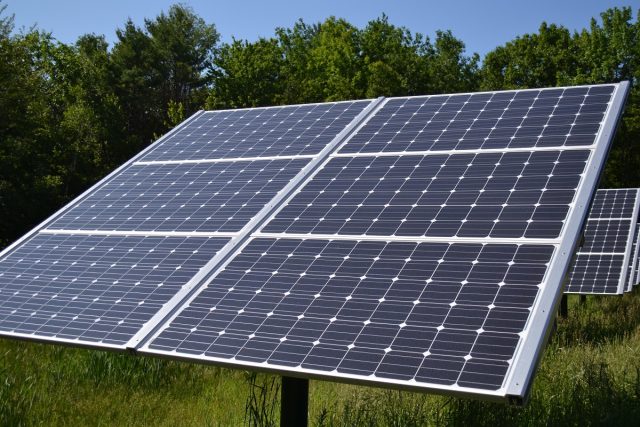 Placas solares en invierno: el mito que te hace perder dinero y qué pasa de verdad