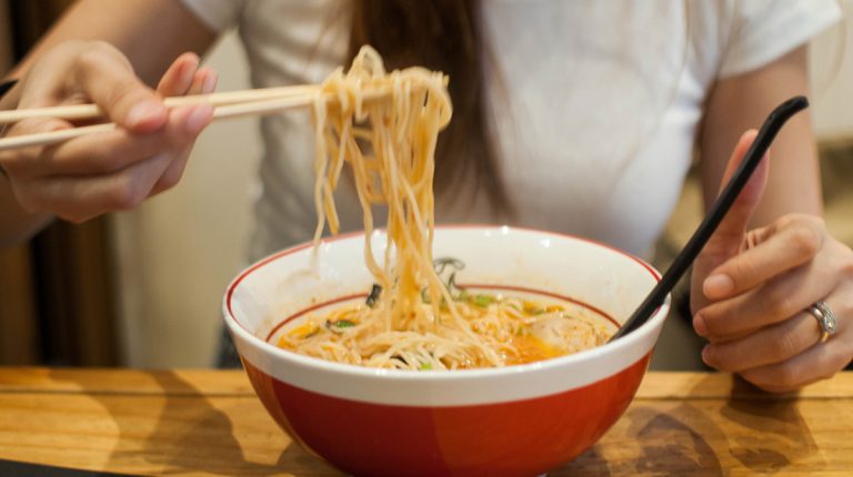 Ramen: la forma más fácil de cocinar en casa el plato japonés de moda