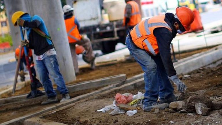 Los salarios apenas subieron en 2022 y los trabajadores lo dan por perdido