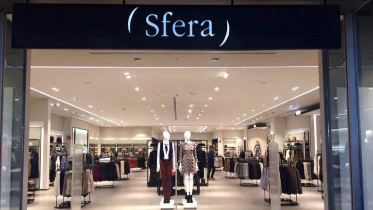 Las blusas rebajadas de Sfera para ir a la oficina con estilazo
