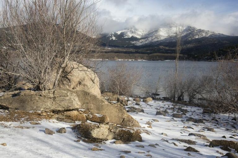 El frío activa este sábado los avisos en una quincena de provincias y otras tres estarán en riesgo por oleaje