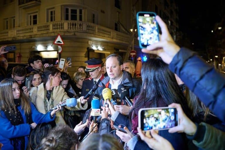 Dos personas liberadas y tres detenidas en un secuestro en Barcelona