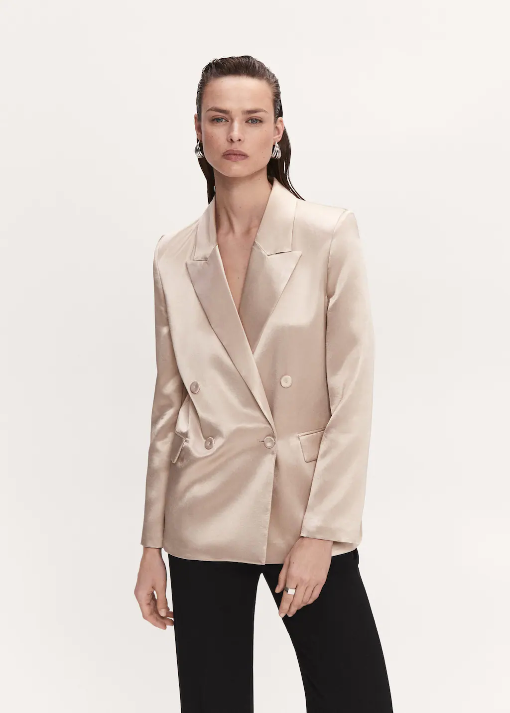 Las chaquetas y americanas de Mango más chics para lucir esta primavera
