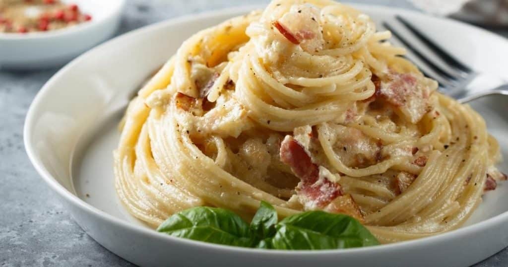 Cómo preparar unos auténticos espaguetis carbonara igual que en Italia 108 Cómo preparar unos auténticos espaguetis carbonara igual que en Italia