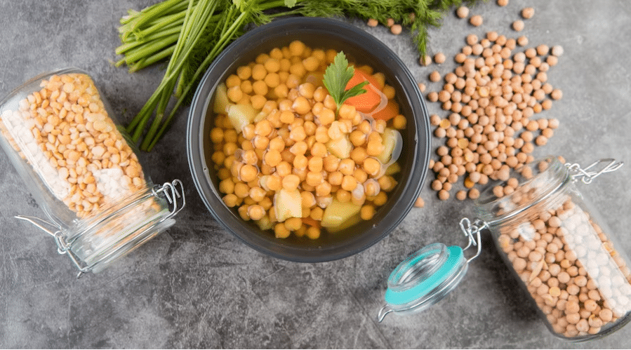 El potaje de José Andrés que puedes hacer con garbanzos de bote