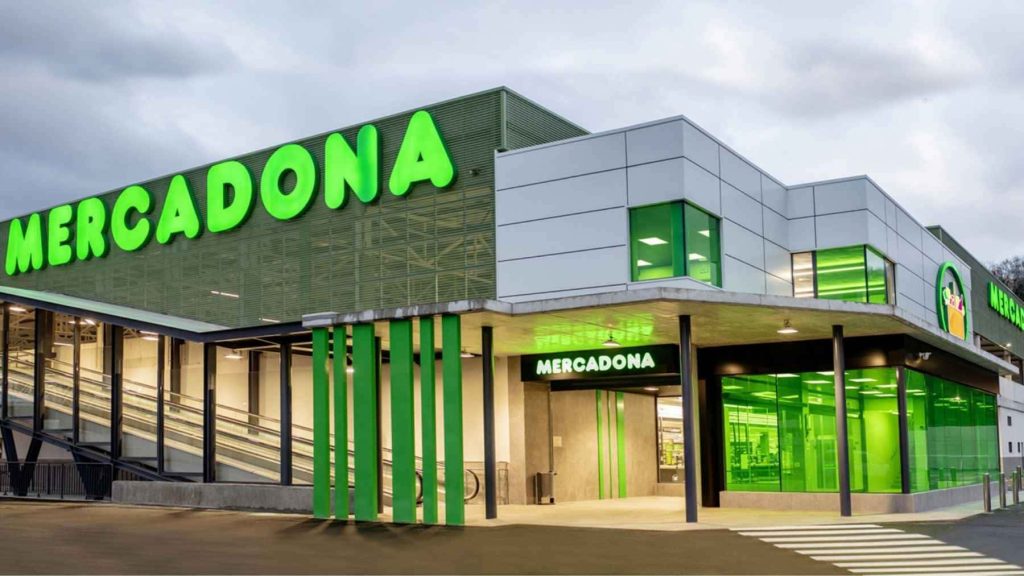 El producto de Mercadona por 0,95 euros que deja el suelo brillante 36 Limpiador mágico de Bosque Verde