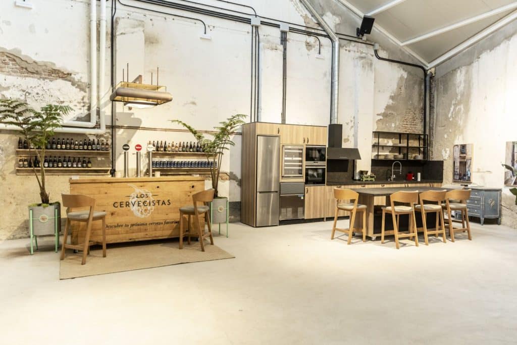 El sorprendente nuevo barrio de moda para salir por Madrid 160 Espacio Garaje Lola (Sorgo, 53)