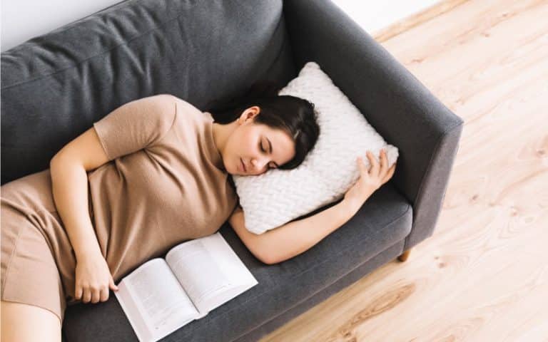 Esto es lo que nunca deberías comer si vas a echarte la siesta