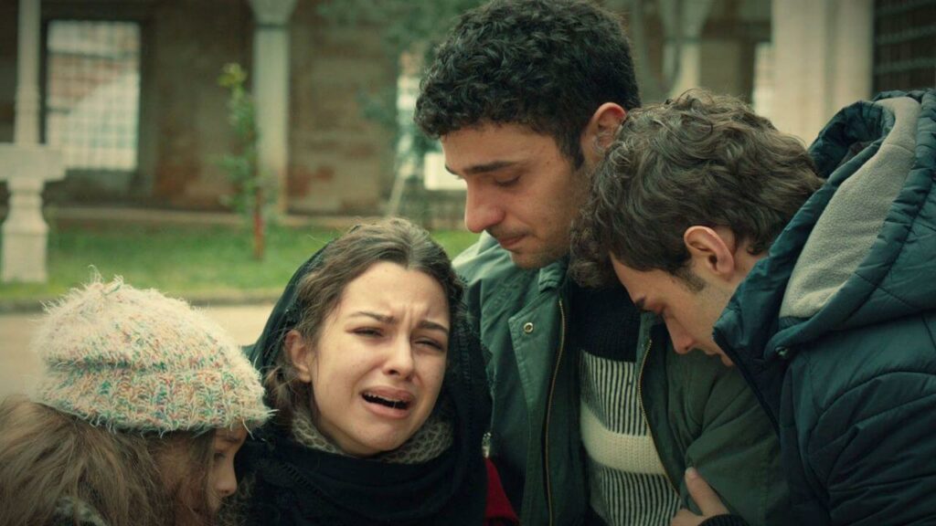 Hermanos diferencias entre su emisión en Turquía y en España