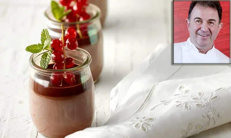 La receta de la pannacota de chocolate blanco del chef Martin Berasategui