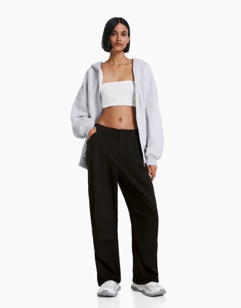 Pantalón jogger parachute loose fit de Bershka