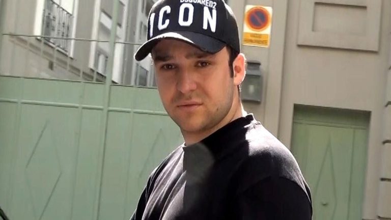 Así es la vida de Froilán de Marichalar y Borbón con el rey emérito en Abu Dabi