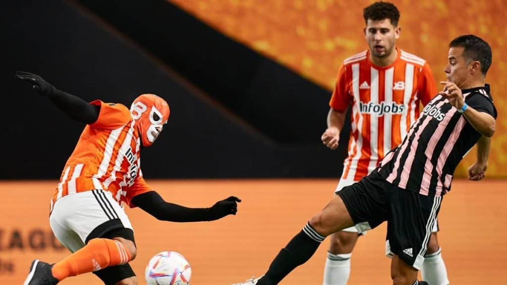 Mucha gente en espera 