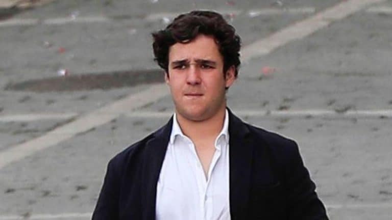 Así es como trata a Froilán a sus escoltas en Abu Dabi