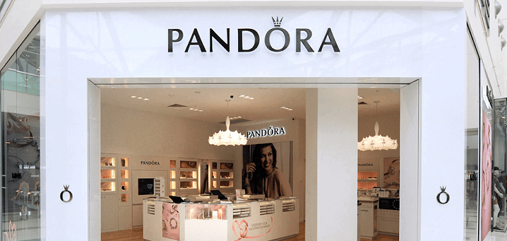10 joyas de Pandora que te las venden a precio de oro y no valen la pena