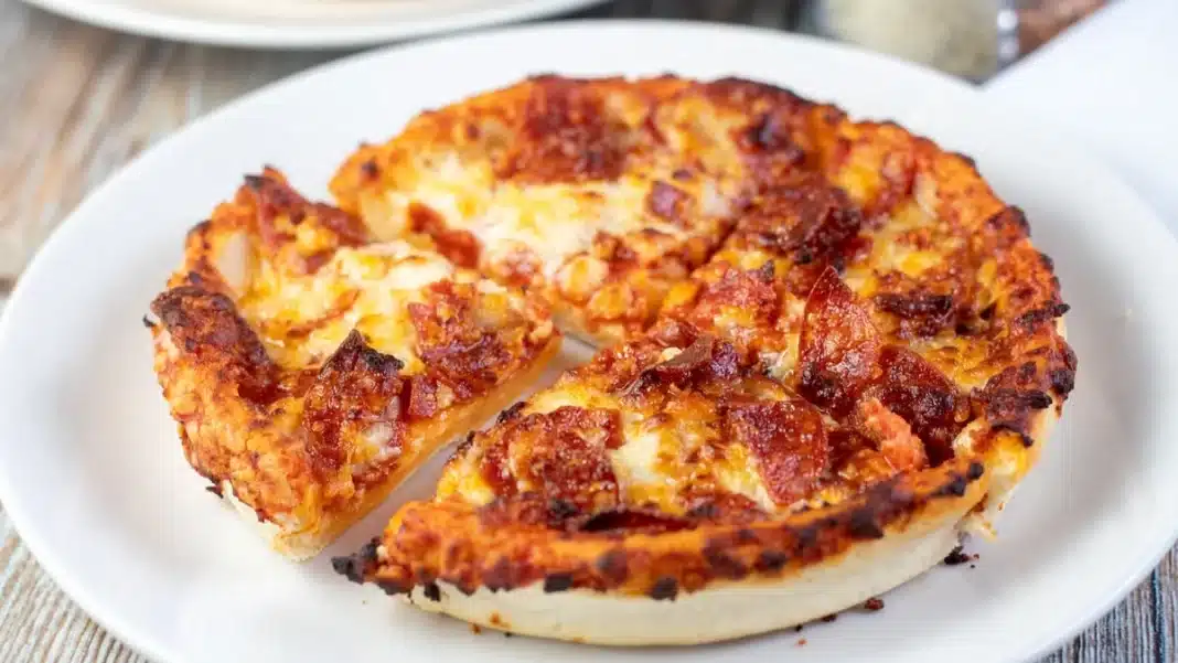 La mejor receta de pizza para hacer rápido en freidora de aire