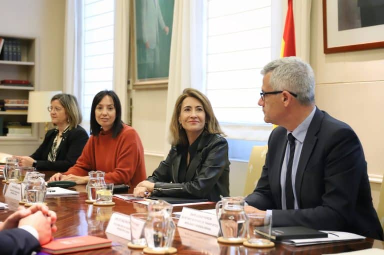 El Gobierno contraataca con Cercanías y presume de gastar 4.000 millones, cuyos resultados no ve nadie