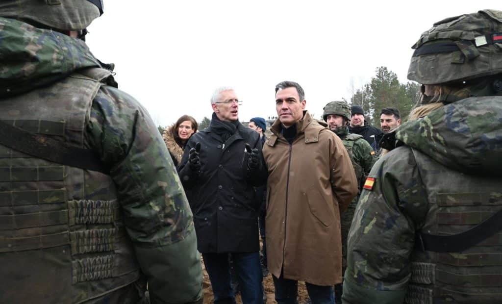 Los 'Leopard 'sí van a la guerra, Feijóo no tiene permiso de Pedro Sánchez 1 Sanchez letonia