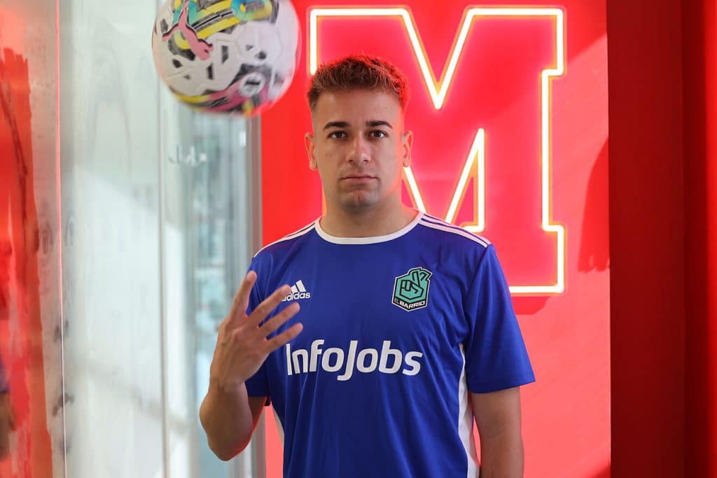 Su pasado es interesante