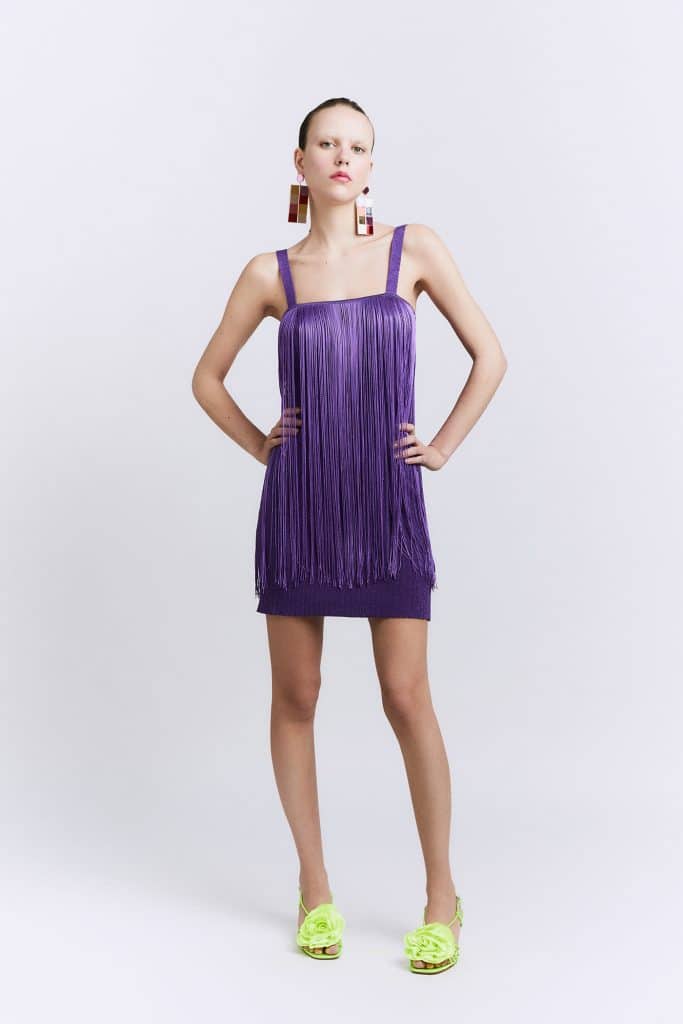 El vestido midi de Sfera por 49,99 euros que deslumbra y anuncia la primavera 87 El vestido midi de Sfera por 49,99 euros que deslumbra y anuncia la primavera