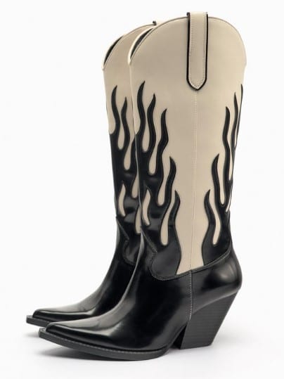 Bota cowboy llamas contraste