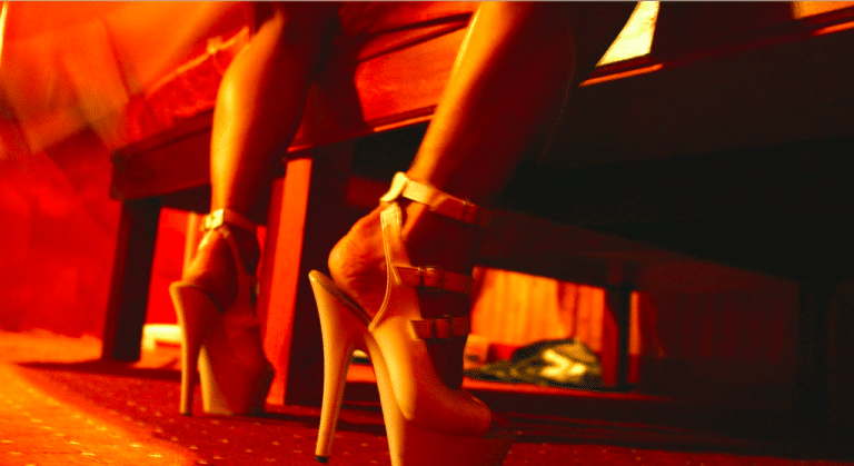 El TS establece que los clubes de alterne deben dar de alta a sus empleadas aunque ejerzan la prostitución por cuenta propia