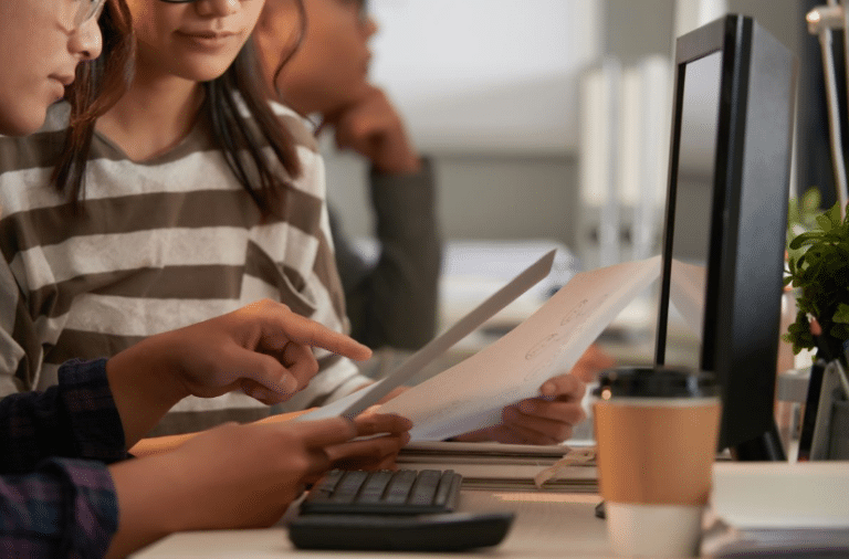 Solo el 14% de las estudiantes con buenos resultados en ciencias o matemáticas aspira a trabajar en ciencia o ingeniería