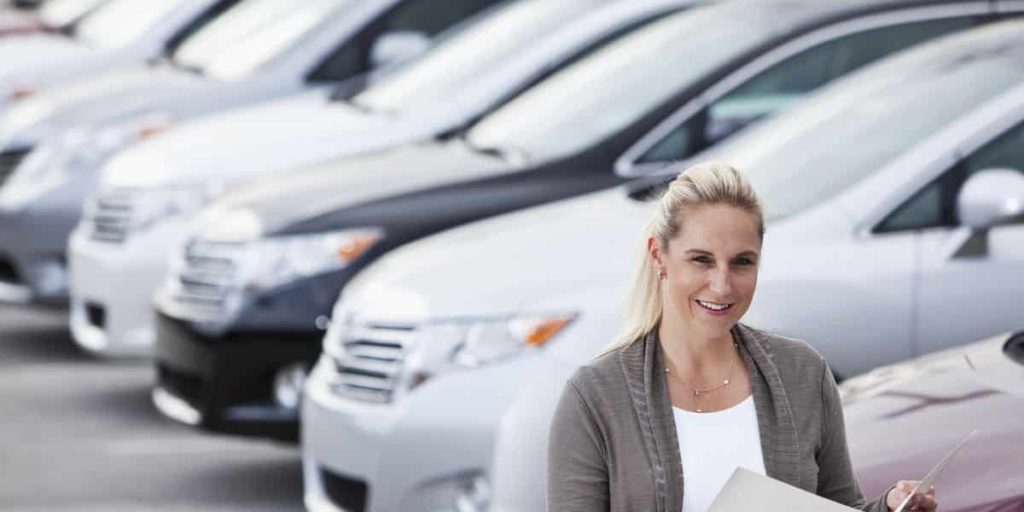 La OCU revela los trucos de los concesionarios para sacarte el dinero 6 Descuentos condicionados: el truco más habitual