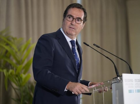 Gobierno salario mínimo empresarios CEOE Gobierno salario mínimo empresarios CEOE