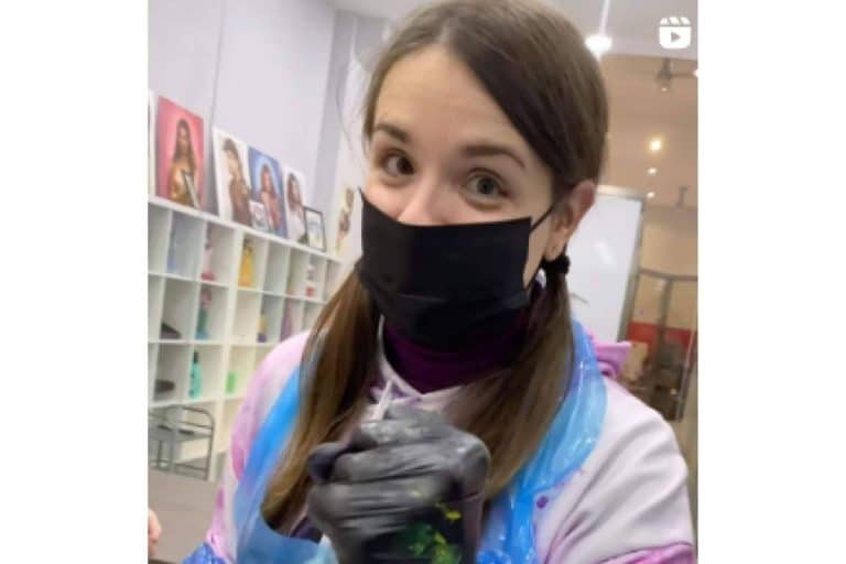 Laura Caselles, la tatuadora que convierte los antiguos tatuajes en obras de arte