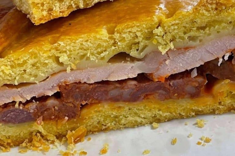 Un delicioso plato típico de la región que se puede degustar en casa gracias a El Zurrón Charro, el hornazo de Salamanca