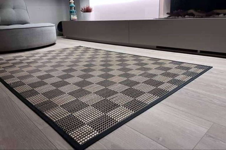 Todos los beneficios de las alfombras de interior y exterior hechas de bambú y vinilo