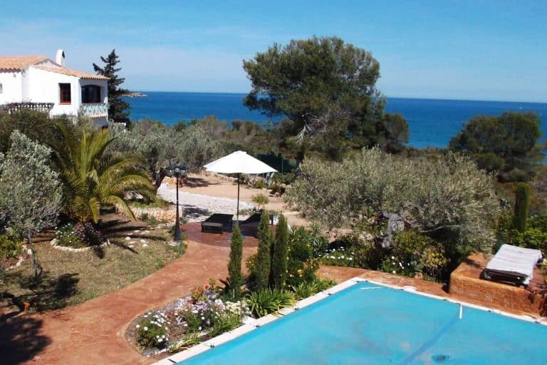 Disfrutar de la naturaleza y de la tranquilidad del mar en La Marinada