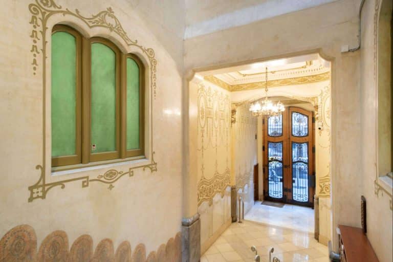 Finca Regia Real Estate, la inmobiliaria de fincas modernistas