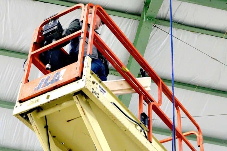 Las claves para alquilar elevador de tijera, con Equipzilla